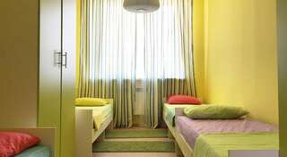 Гостиница Hostel Semeyniy Астрахань Кровать в общем четырехместном номере для мужчин-1